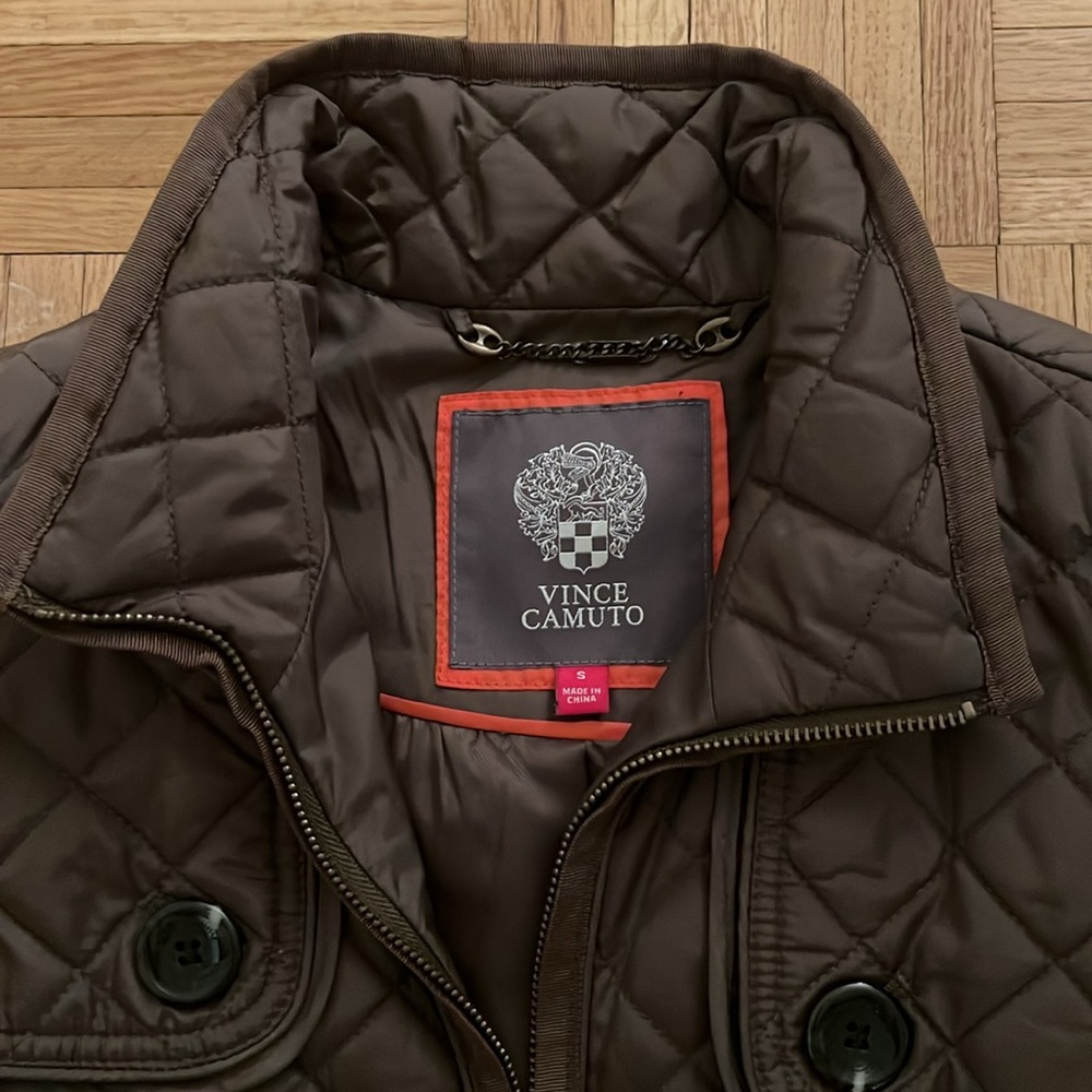 Vince Camuto womens olive quilted lightweight down jacket. Great condition! Sz S - Picture 2 of 6